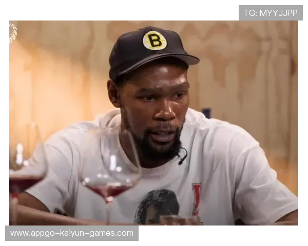 杜兰特点赞争议评论引爆全网：他又不开心了？